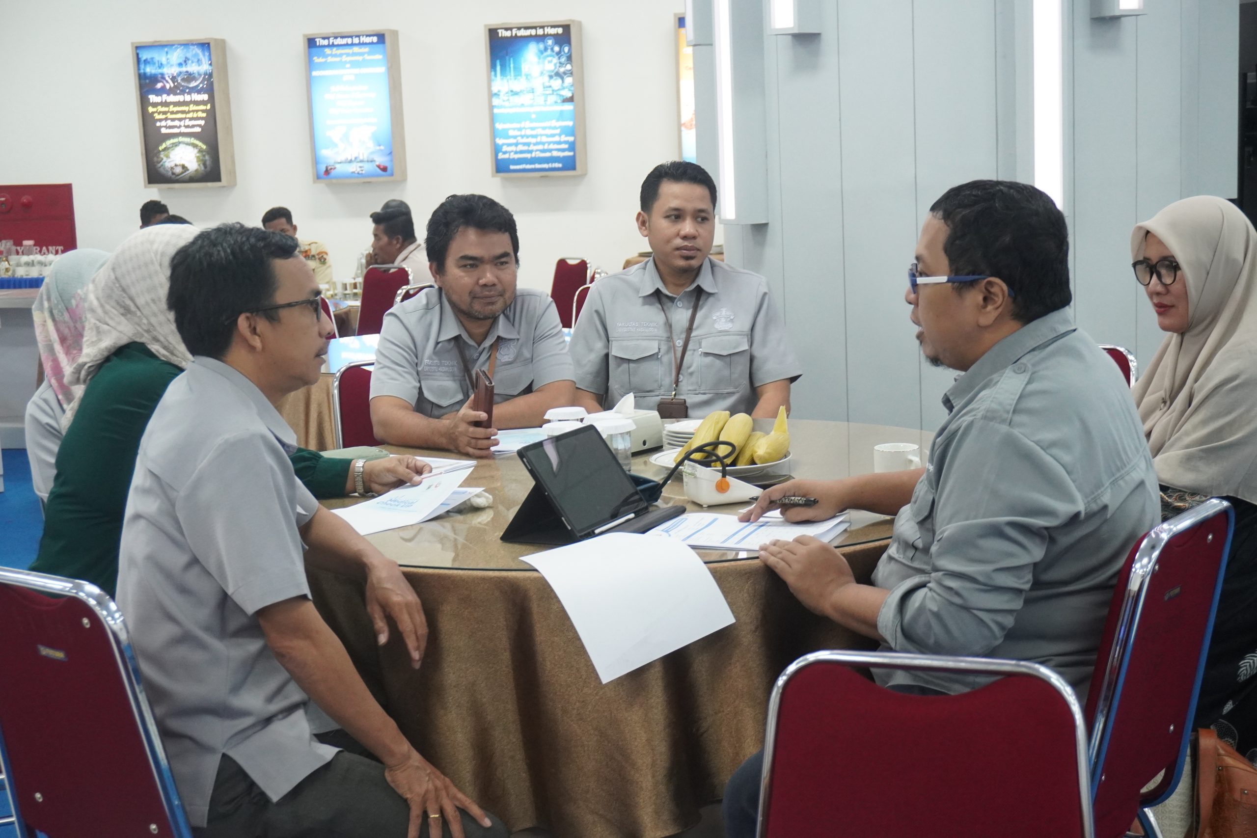 Tingkatkan Kesejahteraan Sivitas Akademika, Unit Kesehatan dan Keselamatan Kerja (K3), dan Kesejahteraan Unhas Mengadakan Konsultasi Hasil MCU