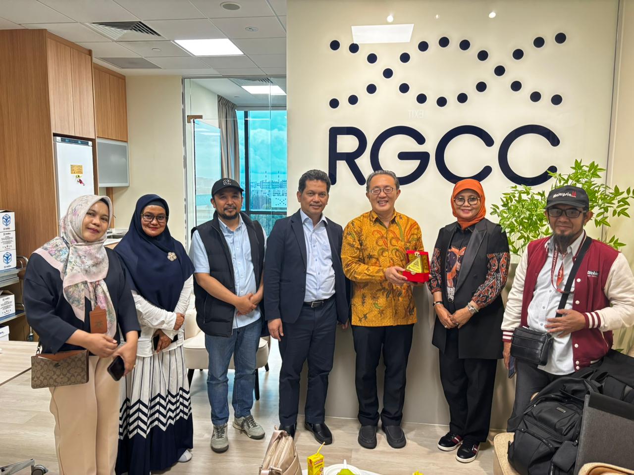 Unhas Perkuat Layanan Medical Check Up melalui Benchmarking Internasional di Malaysia dan Singapura